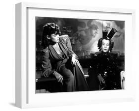 The Shanghai Gesture by Josef von Sternberg with Gene Tierney and Ona Munson, 1941 (b/w photo)-null-Framed Photo