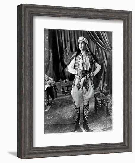 THE SHEIK, Rudolph Valentino, 1921-null-Framed Art Print