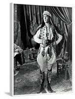 THE SHEIK, Rudolph Valentino, 1921-null-Framed Art Print