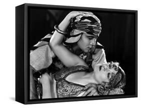 The Son of the Sheik De George Fitzmaurice Avec Vilma Banky, Rudolph Valentino, 1926-null-Framed Stretched Canvas