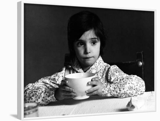 The Spirit Of The Beehive, (aka El Espiritu De La Colmena), Ana Torrent, 1973-null-Framed Photo