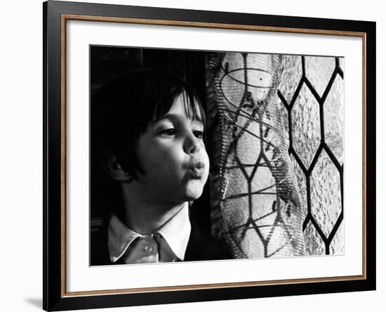 The Spirit Of The Beehive, (aka El Espiritu De La Colmena), Ana Torrent, 1973-null-Framed Photo