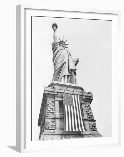 The Statue of Liberty-null-Framed Premium Photographic Print