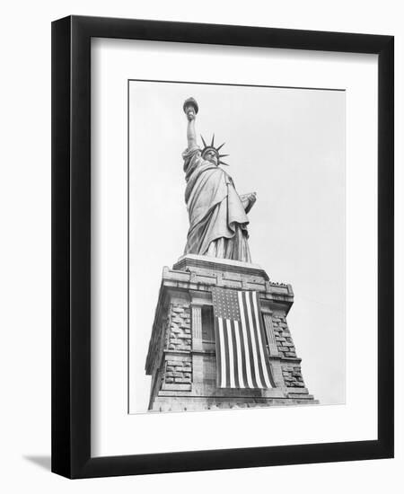 The Statue of Liberty-null-Framed Premium Photographic Print