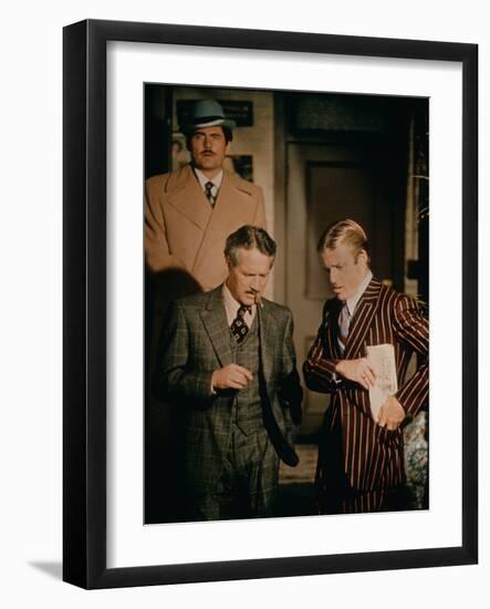 The Sting, Robert Shaw (Rear), Front from Left: Paul Newman, Robert Redford, 1973-null-Framed Photo