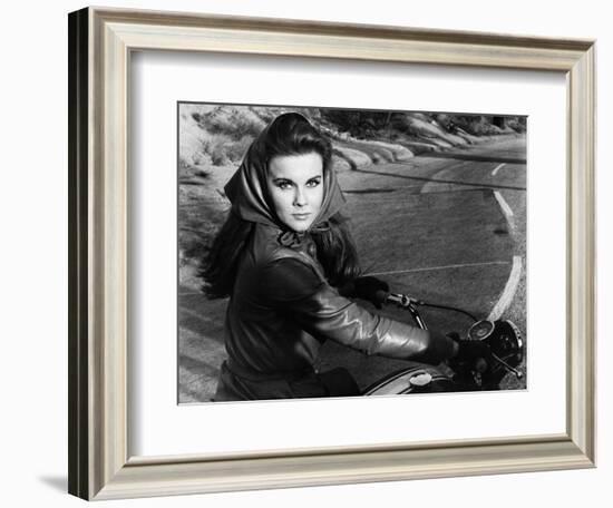 The Swinger, 1966-null-Framed Photographic Print