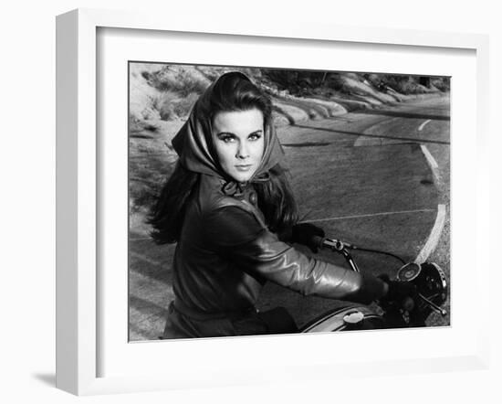 The Swinger, 1966-null-Framed Photographic Print