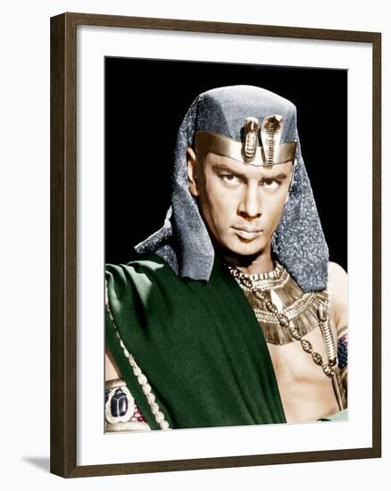 THE TEN COMMANDMENTS, Yul Brynner, 1956-null-Framed Photo