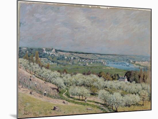 The Terrace at Saint-Germain, Spring, 1875-Alfred Sisley-Mounted Giclee Print