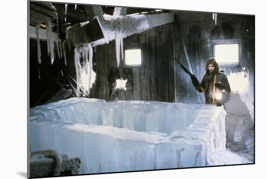 The Thing by JohnCarpenter with Kurt Russell, 1982 (photo)-null-Mounted Photo