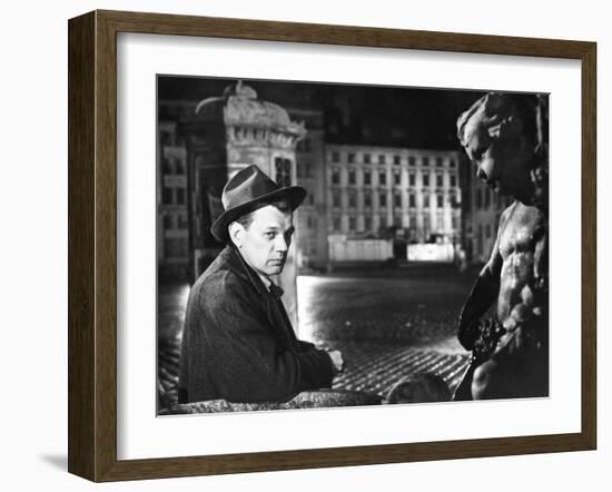 The Third Man, Joseph Cotten, 1949-null-Framed Photo