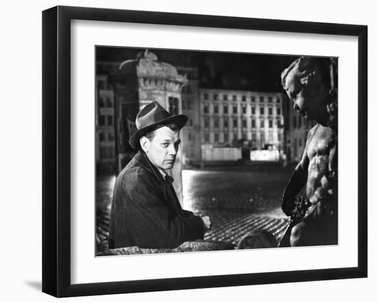 The Third Man, Joseph Cotten, 1949-null-Framed Photo