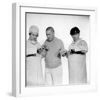 The Three Stooges: Hey Moe! I Got No Pulse!-null-Framed Photo