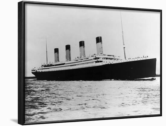 The Titanic Sails on the Ocean-null-Framed Photographic Print