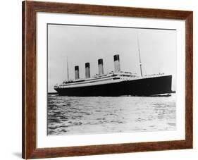 The Titanic Sails on the Ocean-null-Framed Photographic Print