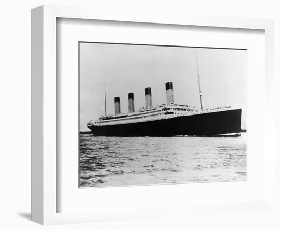 The Titanic Sails on the Ocean-null-Framed Photographic Print