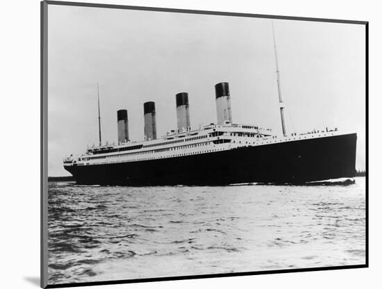 The Titanic Sails on the Ocean-null-Mounted Photographic Print
