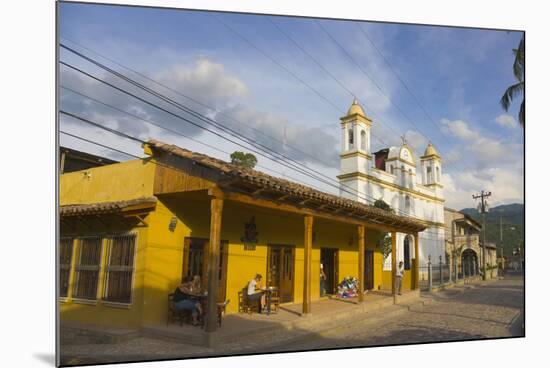 The Town of Copan Ruinas, Honduras-Keren Su-Mounted Photographic Print
