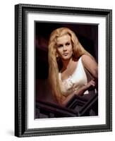 The Train Robbers 1973 Directed by Burt Kennedy Ann-Margret-null-Framed Photo