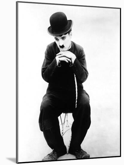 The Tramp, Charlie Chaplin, 1915-null-Mounted Photo