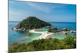 The triple islands of Koh Nang Yuan are connected by shared sandbar, Koh Tao, Thailand-Logan Brown-Mounted Photographic Print