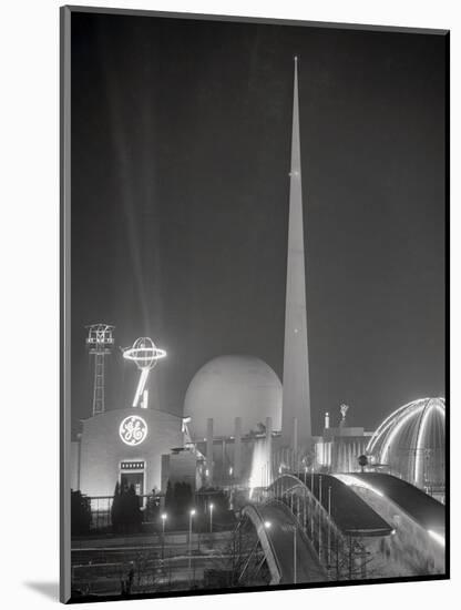 The Trylon and Perisphere-null-Mounted Photographic Print