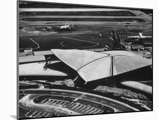 The Twa Terminal, Designed by Eero Saarinen-Dmitri Kessel-Mounted Premium Photographic Print