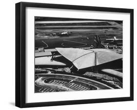The Twa Terminal, Designed by Eero Saarinen-Dmitri Kessel-Framed Photographic Print