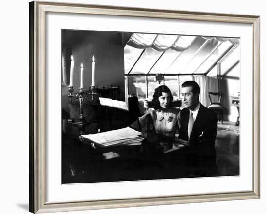 The Uninvited, Gail Russell, Ray Milland, 1944-null-Framed Photo