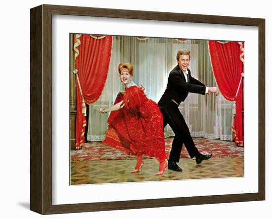 The Unsinkable Molly Brown, Debbie Reynolds, Harve Presnell, 1964-null-Framed Photo