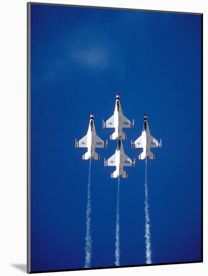 The Us Air Force Thunderbirds Climbing in a Tight Formation-John Alves-Mounted Photographic Print