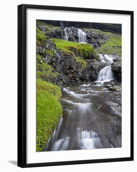 The valley of Saksun. Denmark, Faroe Islands-Martin Zwick-Framed Photographic Print