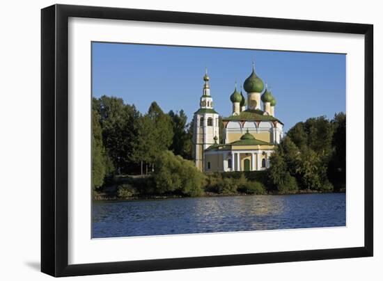 The Volga and Kremlin-null-Framed Giclee Print