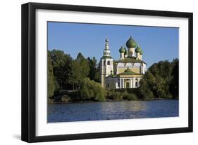 The Volga and Kremlin-null-Framed Giclee Print