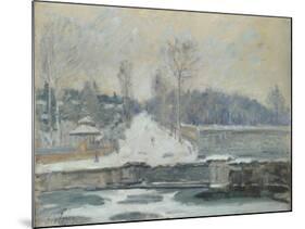 The Watering Place at Marly-Le-Roi, C. 1875-Alfred Sisley-Mounted Giclee Print