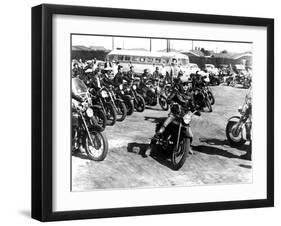 The Wild One, Marlon Brando, 1954-null-Framed Photo