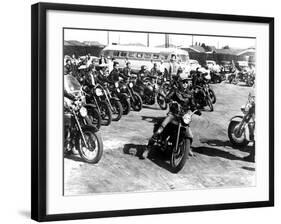 The Wild One, Marlon Brando, 1954-null-Framed Photo