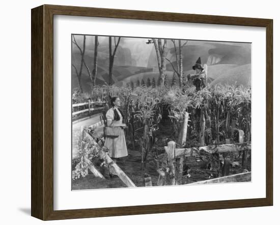 The Wizard of Oz, from Left: Judy Garland, Ray Bolger, 1939-null-Framed Photo