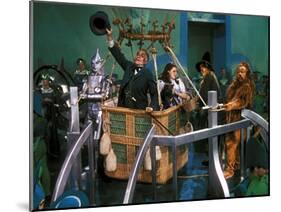 The Wizard of Oz, Jack Haley, Frank Morgan, Toto the Dog, Judy Garland, Ray Bolger, Bert Lahr, 1939-null-Mounted Photo