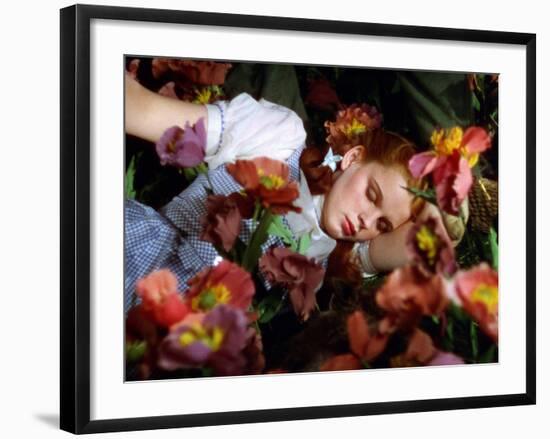 The Wizard of Oz, Judy Garland, 1939-null-Framed Premium Photographic Print