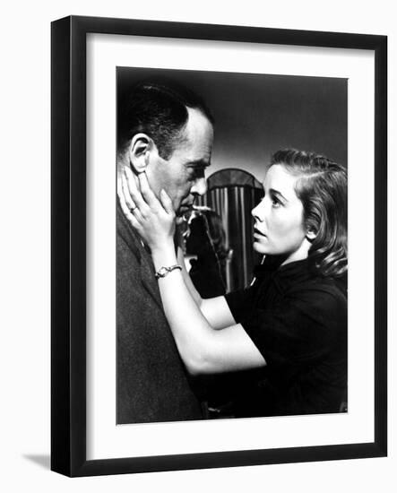 The Wrong Man, Henry Fonda, Vera Miles, 1956-null-Framed Photo