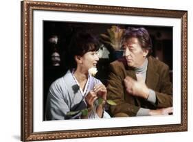 THE YAKUZA by SydneyPollack with Keiko Kishi, Robert Mitchum, 1974 (photo)-null-Framed Photo