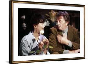 THE YAKUZA by SydneyPollack with Keiko Kishi, Robert Mitchum, 1974 (photo)-null-Framed Photo