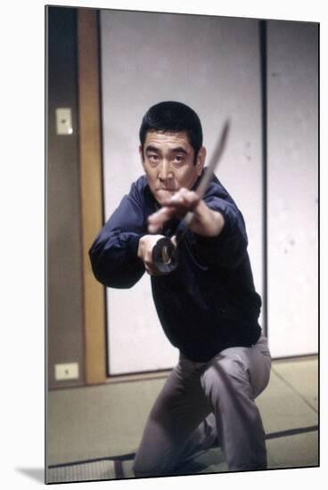 THE YAKUZA by SydneyPollack with Ken Takakura, 1974 (photo)-null-Mounted Photo