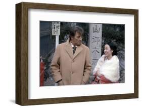 THE YAKUZA by SydneyPollack with Robert Mitchum and Kishi Keiko, 1974 (photo)-null-Framed Photo