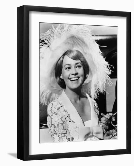 The Yellow Rolls Royce, Jeanne Moreau, 1964-null-Framed Photo
