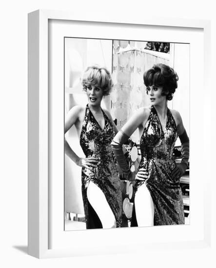 The Young Girls of Rochefort, 1967-null-Framed Photo