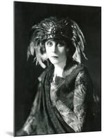 Theda Bara in the Broadway Show the Blue Flame, 1920-null-Mounted Photo