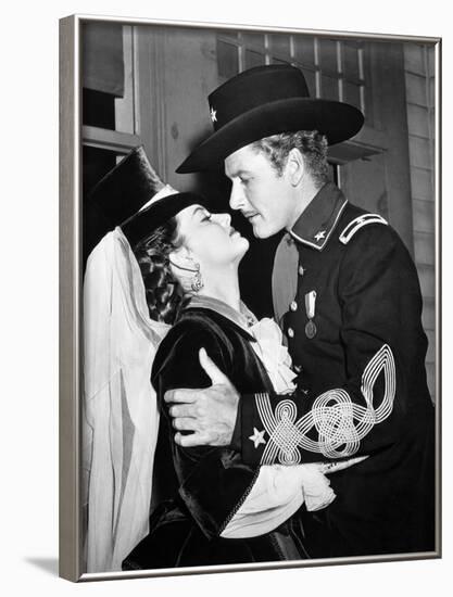 They Died With Their Boots On, Olivia De Havilland, Errol Flynn, 1941-null-Framed Photo