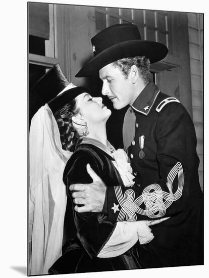 They Died With Their Boots On, Olivia De Havilland, Errol Flynn, 1941-null-Mounted Photo